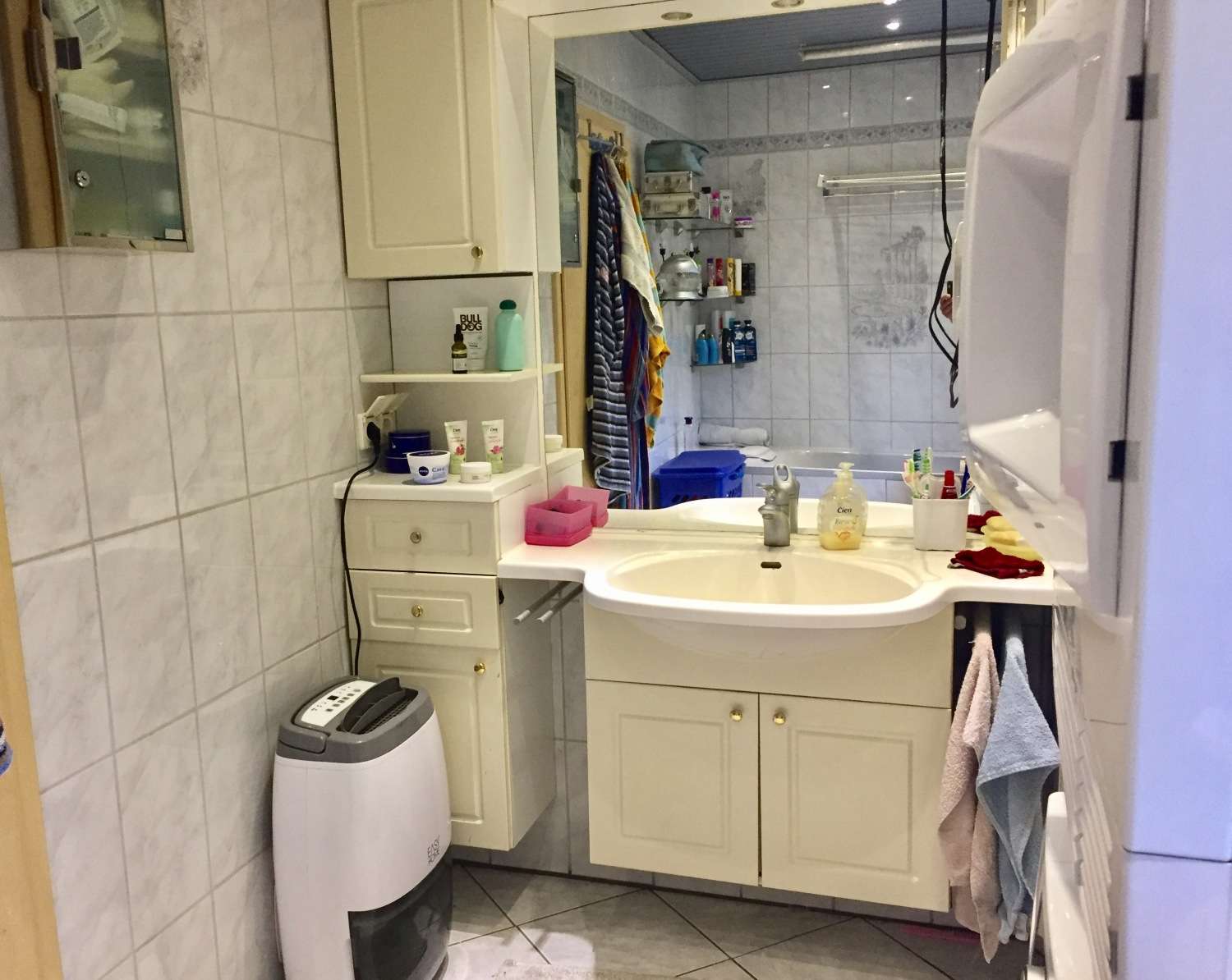 Badezimmer II mit Waschtisch