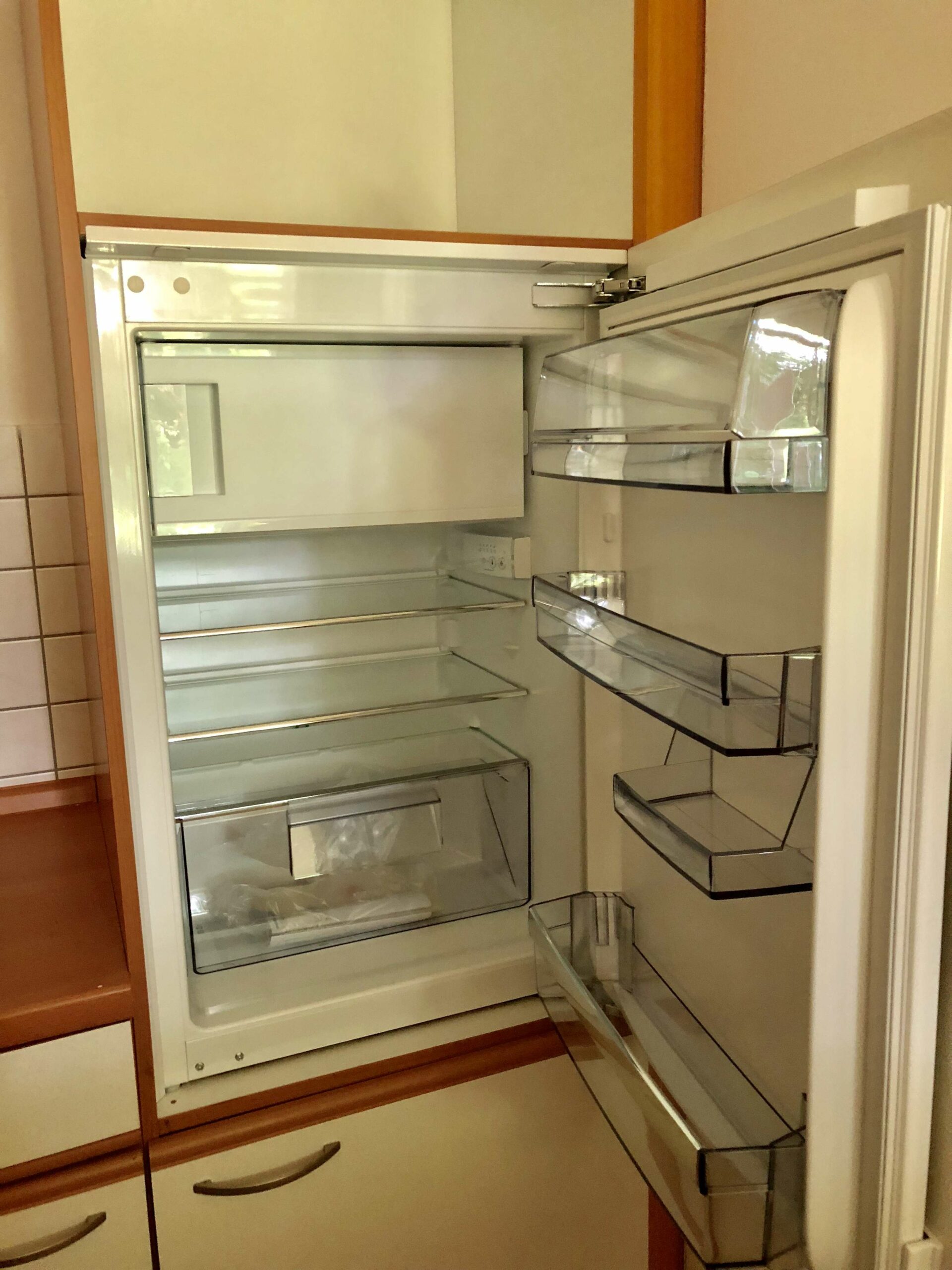 neuer Kühlschrank