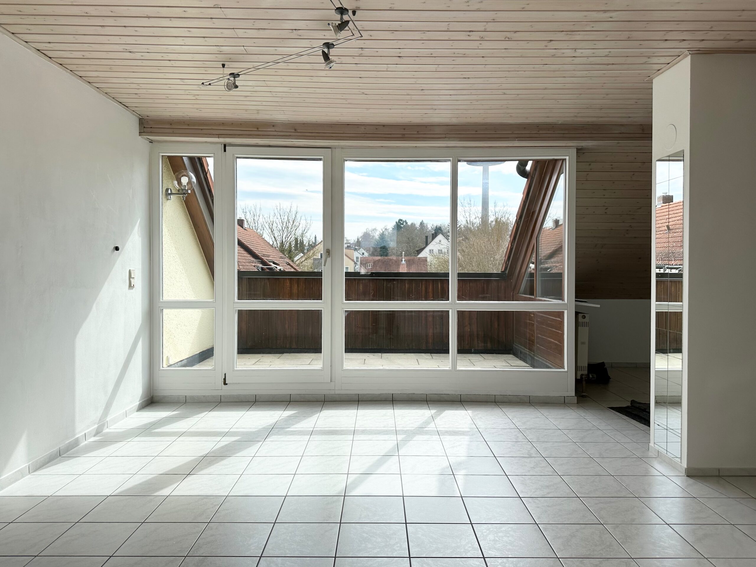 Wohnraum mit Blick zum Freisitz