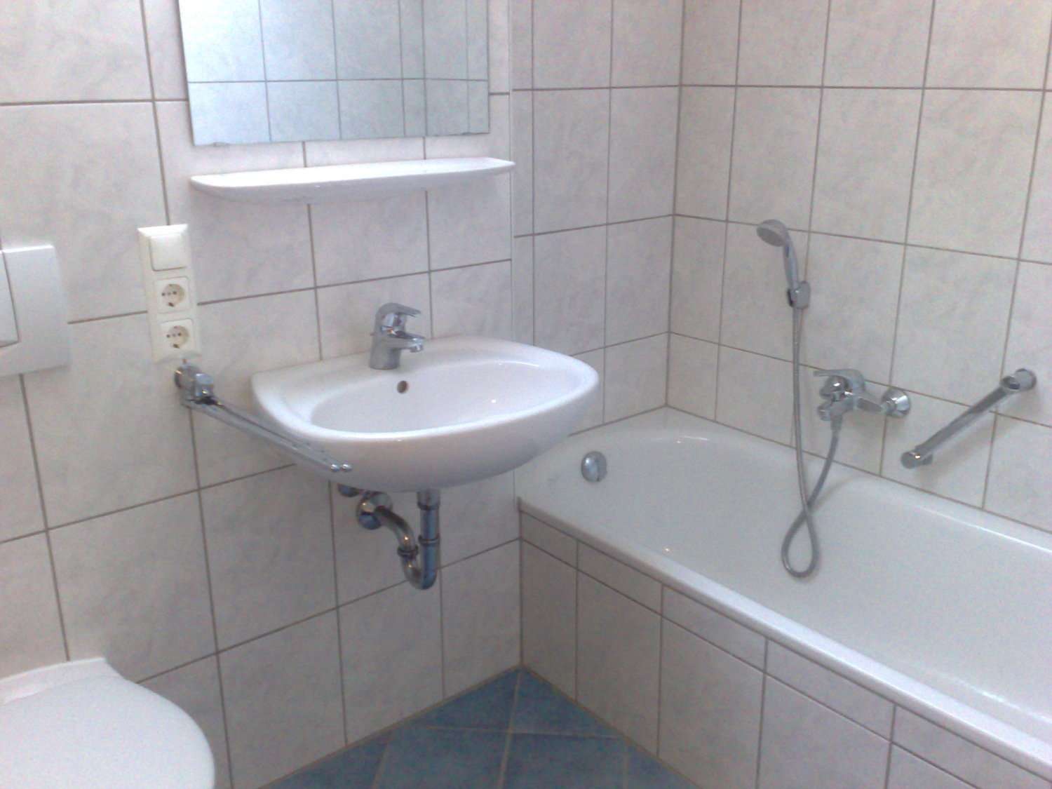 Bad mit Badewanne